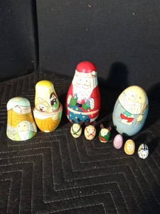 3 Nesting dolls