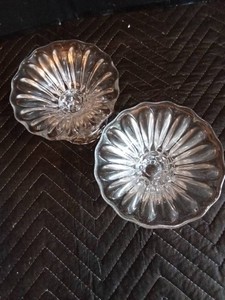 Clear glassware and 3 miniature lamps in original box