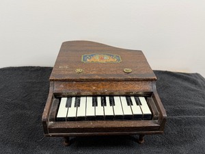 vintageantique 10-key childs wooden toy baby grand piano, likely manufactured in Japan during the 1930s to 1950s era.