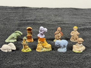 Lot of 10 Collection Wade England Miniature Figurines