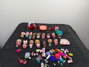Lot of O.M.G. Diva Family Dolls and Accessories