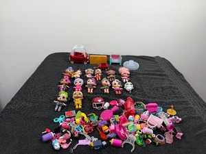 Lot of O.M.G. Diva Family Dolls and Accessories