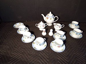 Imperial German design tea set - teapot, cups, saucers, S&P, creamersugar