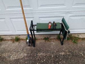 Edger, garden sittingkneeling bench and garden tools