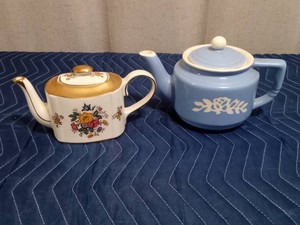 2 Teapots