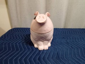 Pig cookie jar