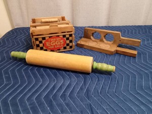 Wooden kitchen items