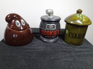 3 Cookie jars - 1983 Nabisco hershey kiss, vintage stove like cookie jar and a vine green cookie jar