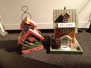 2 bird feeders