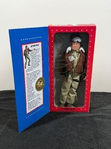 12 G.I. Joe Action Pilot (WWII 50th Anniversary Commemorative Edition), released by Hasbro in 1995.