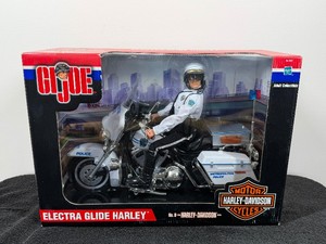 2001 Hasbro G.I. Joe Electra Glide Harley-Davidson Metropolitan Police Officer 16 scale action figure and vehicle set