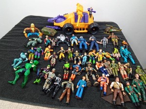 Lot figures and vehicles