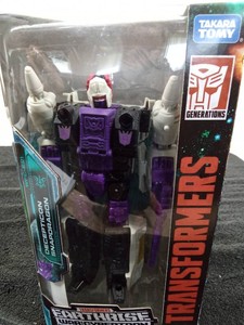 Transformer toy generations war for Cybertron Decepticon Snapdragon