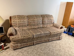 Couch - BRING HELP TO LOAD