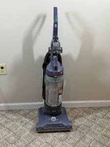 Hoover WindTunnel T-Series Pet Rewind Bagless Upright Vacuum