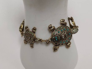Heidi Daus Turtle Link Bracelet Gold Tone Crystal Rhinestone 8in