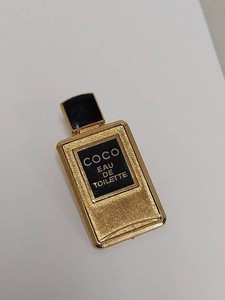 Chanel Coco Eau de Toilette Promo Perfume Bottle Lapel Pin Goldtone
