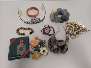 Lot Including 8 Costume Jewelry Pieces - Necklaces Bracelet Bangle Headband