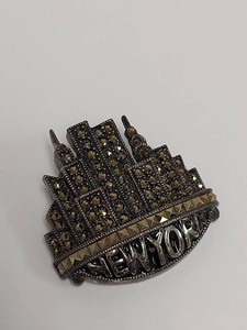 Sterling Silver Marcasite New York Skyline Souvenir Brooch Pin