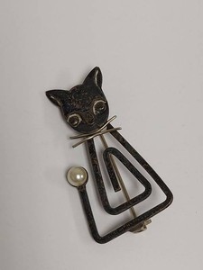 Vintage 925 Sterling Silver Modernist Cat Brooch Pin Faux Pearl Tail