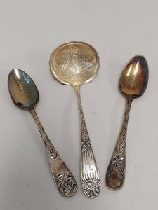 60 Grams - Lot Including 2 Sterling Souvenir Spoons & Sterling Serving Spoon