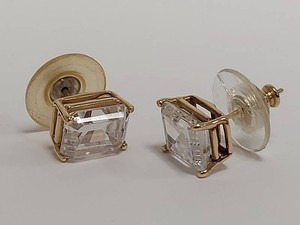 10K Gold Rectangular Clear Stone Stud Earrings Open Basket Pair