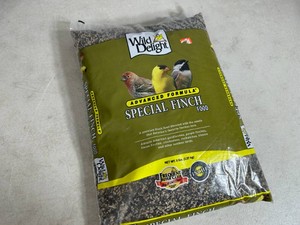 New 5 lb Bag of Wild Delight Bird Seed