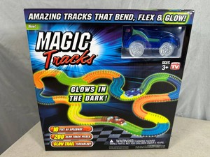 New Magic Tracks Glow in the Dark Speedway with Car