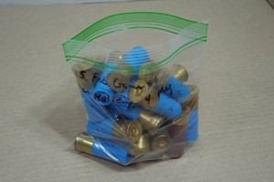 25 12 Gauge 2-34 Shotshells - 20 Holiday 4 Shot Magnum, 5 Federal Game Load 6 Shot