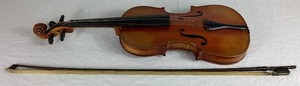 Antique Violin  with Platt Bow - Antonius Stradiuarius Cremonensis Faciebat Anno 17 - Made in Germany
