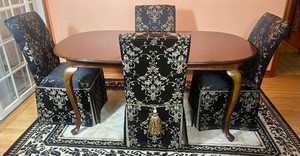 Universal Furniture Dining Room Table with 4 Black & Gold Covered Chairs and 1 Leaf