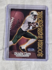 Randy Moss Rookie 1998 Fleer Tradition Rookie Sensations Insert #10 of 15 - Minnesota Vikings Football Card