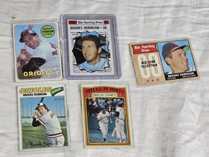 Lot of 5 Vintage Brooks Robinson Baseball Cards