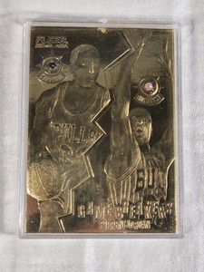 Michael Jordan and Scottie Pippen 1998 Fleer Game Breakers Gems NBA 23k Gold #18641996 - Chicago Bulls Basketball Card