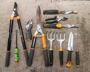 Fiskars Garden Tool Lot  Assorted Yard & Gardening Tools