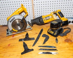 DeWalt DW939 Cordless Circular Saw & DC385 Reciprocating Saw Set with Batteries