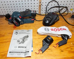 Bosch GHO12V-08 Cordless Planer with Battery & Charger
