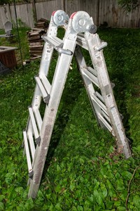 Vulcan Multi-Position Step Ladder  51 Tall