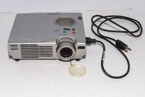 Epson EMP-715 Multimedia Projector