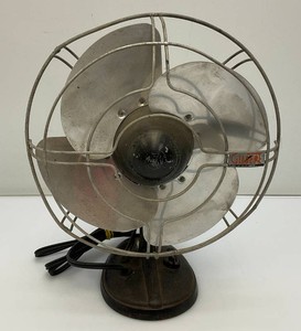 Vintage Gilbert Oscillating Fan (Seems To Work Fine) 13