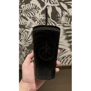 $140 4 pack Starbucks Shiny Black Pleated Cup Winter 2024 16oz Cold Cup