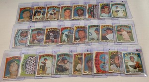 1972 Topps Baseball Set Break Lot #6 - 25 Unique Cards Numberd Between #370-407 - Vintage Cards