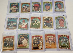 1972 Topps Baseball Set Break Lot #10 - 15 Unique Cards Numberd Between #563-602 - Vintage Cards