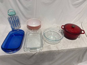 Assorted Kitchen & Bakeware Lot