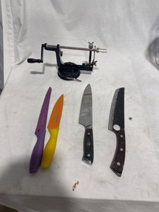 Kitchen Knives & Apple Peeler