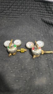 Gas Regulators with Gauges (Pair)