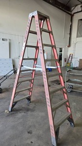 Werner Fiberglass Step Ladder