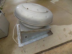 Roof/wall Exhaust Fan (works) 26"x26"