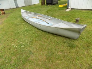 17' Alumacraft Canoe