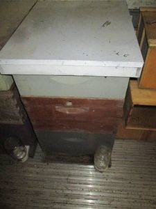 1 Complete 3-Cell Beehive Honey Box...